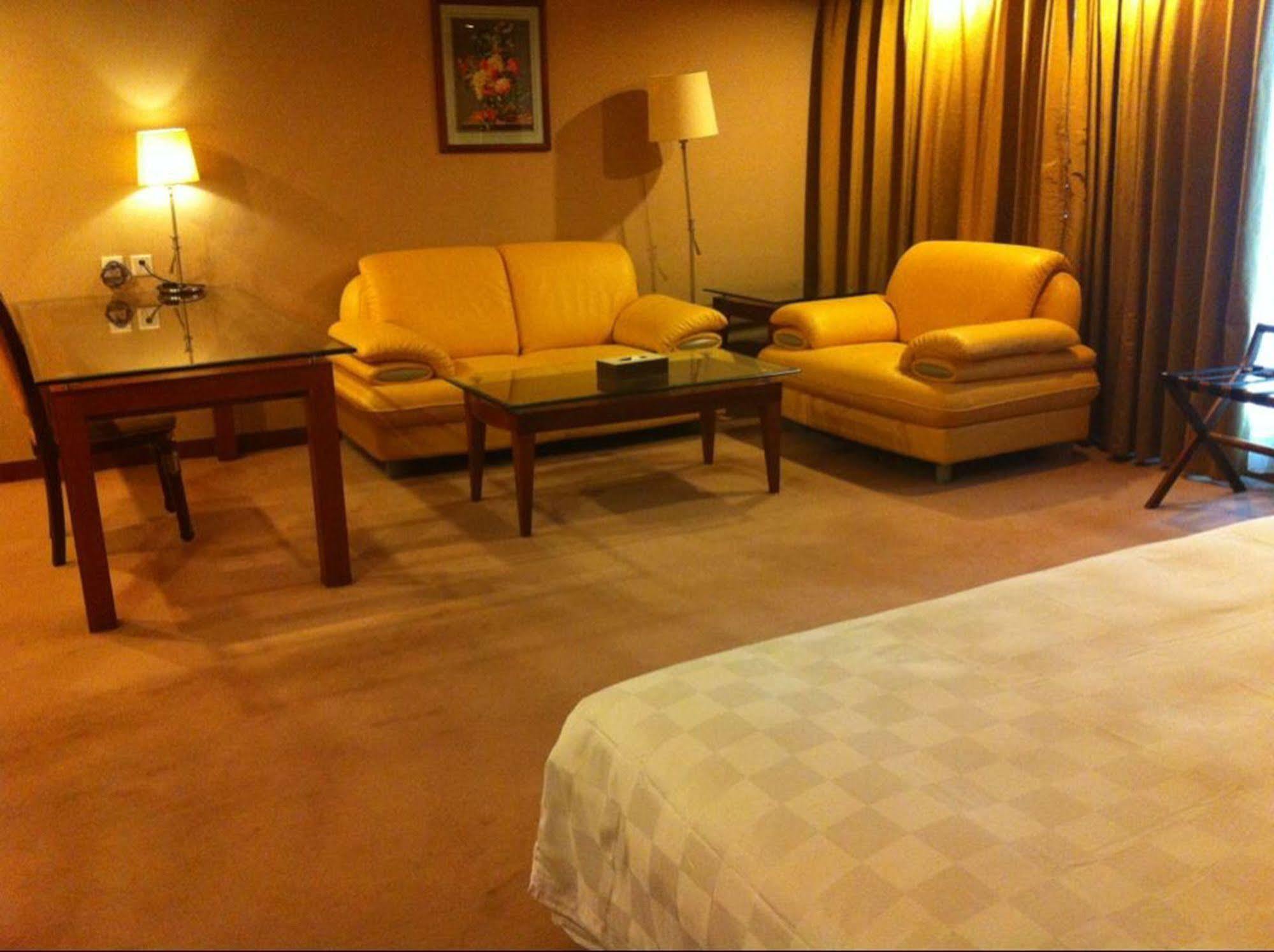 New Times Hotel Shenzhen Railway Station מראה חיצוני תמונה